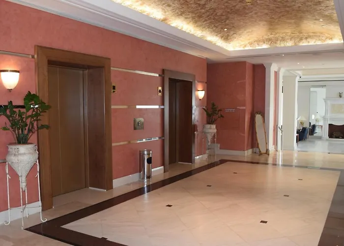 Отель Olympia Palace